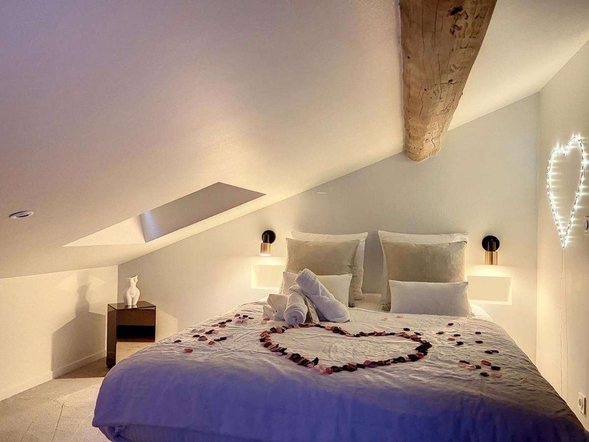 Cocon Blanc Calin Avec Jacuzzi Privatif - Loveroom Insolite Сент-Этьен Экстерьер фото