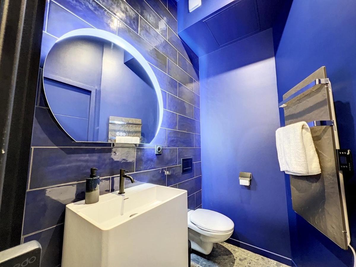 Cocon Blanc Calin Avec Jacuzzi Privatif - Loveroom Insolite Сент-Этьен Экстерьер фото