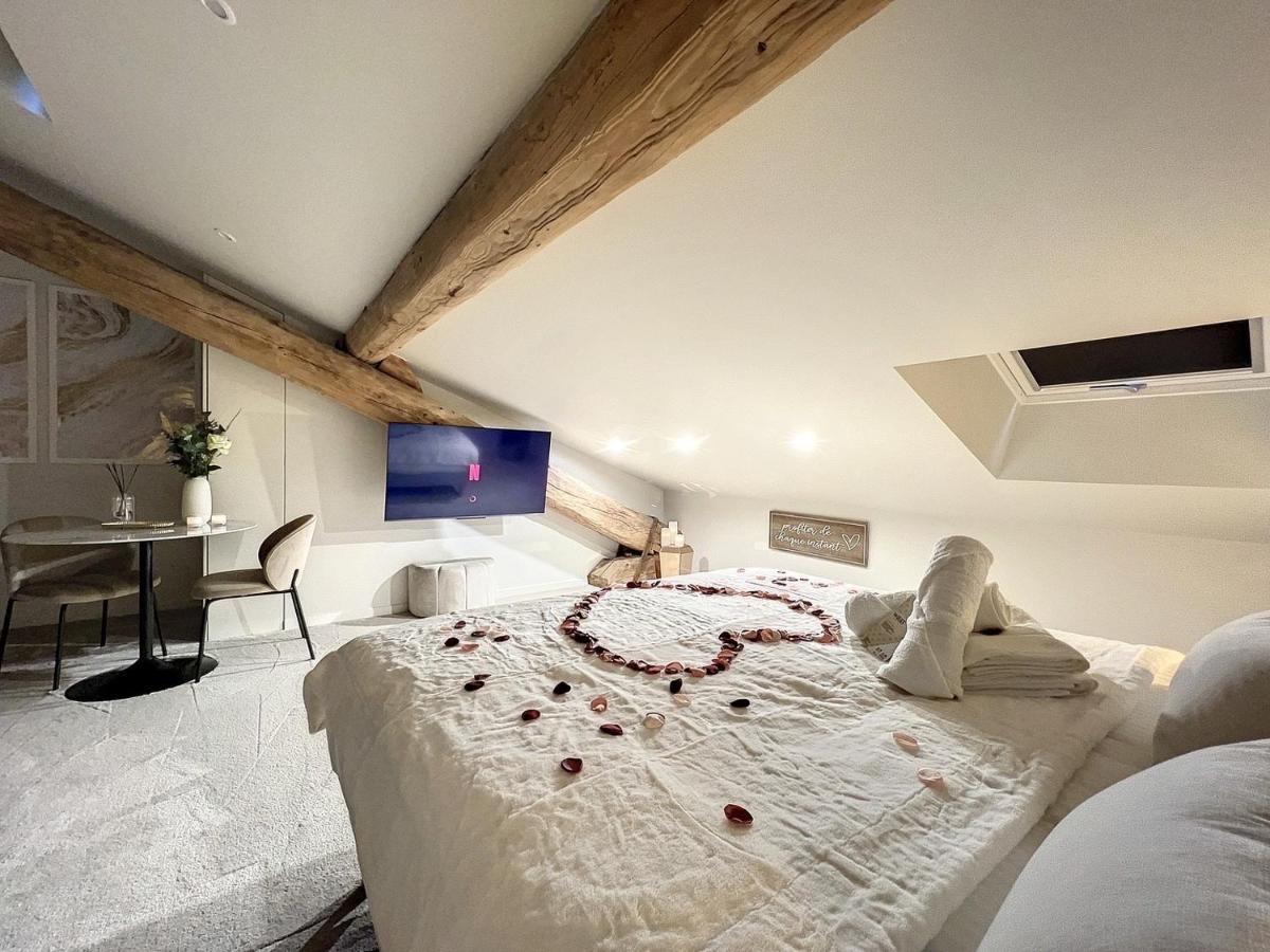 Cocon Blanc Calin Avec Jacuzzi Privatif - Loveroom Insolite Сент-Этьен Экстерьер фото